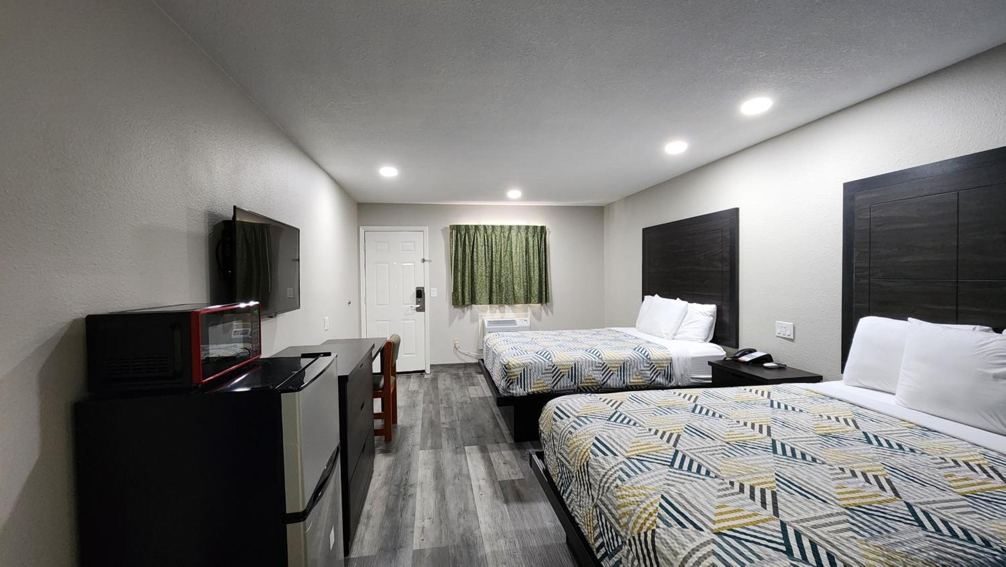 Wharton Scottish Inn & Suites מראה חיצוני תמונה