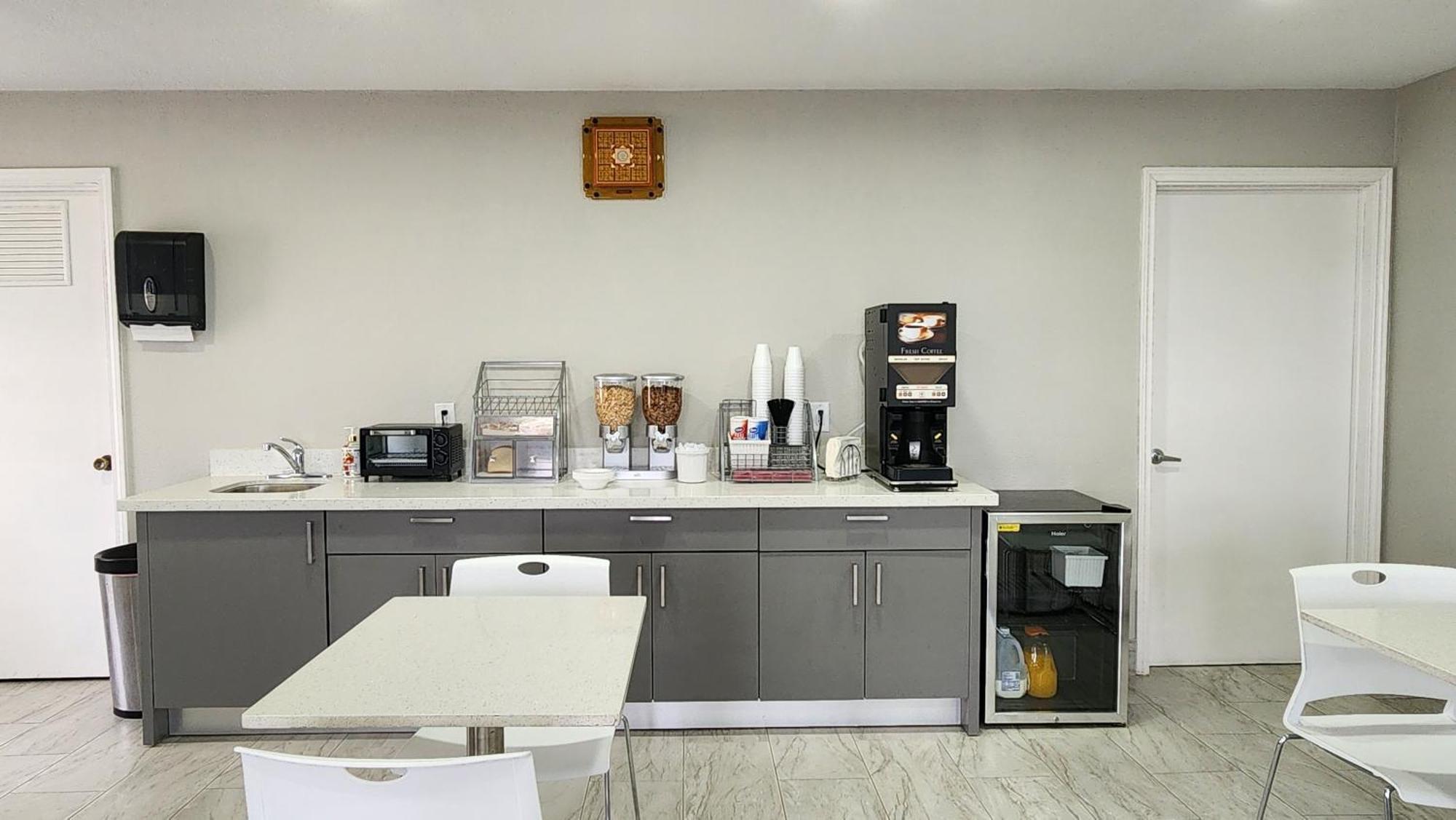 Wharton Scottish Inn & Suites מראה חיצוני תמונה