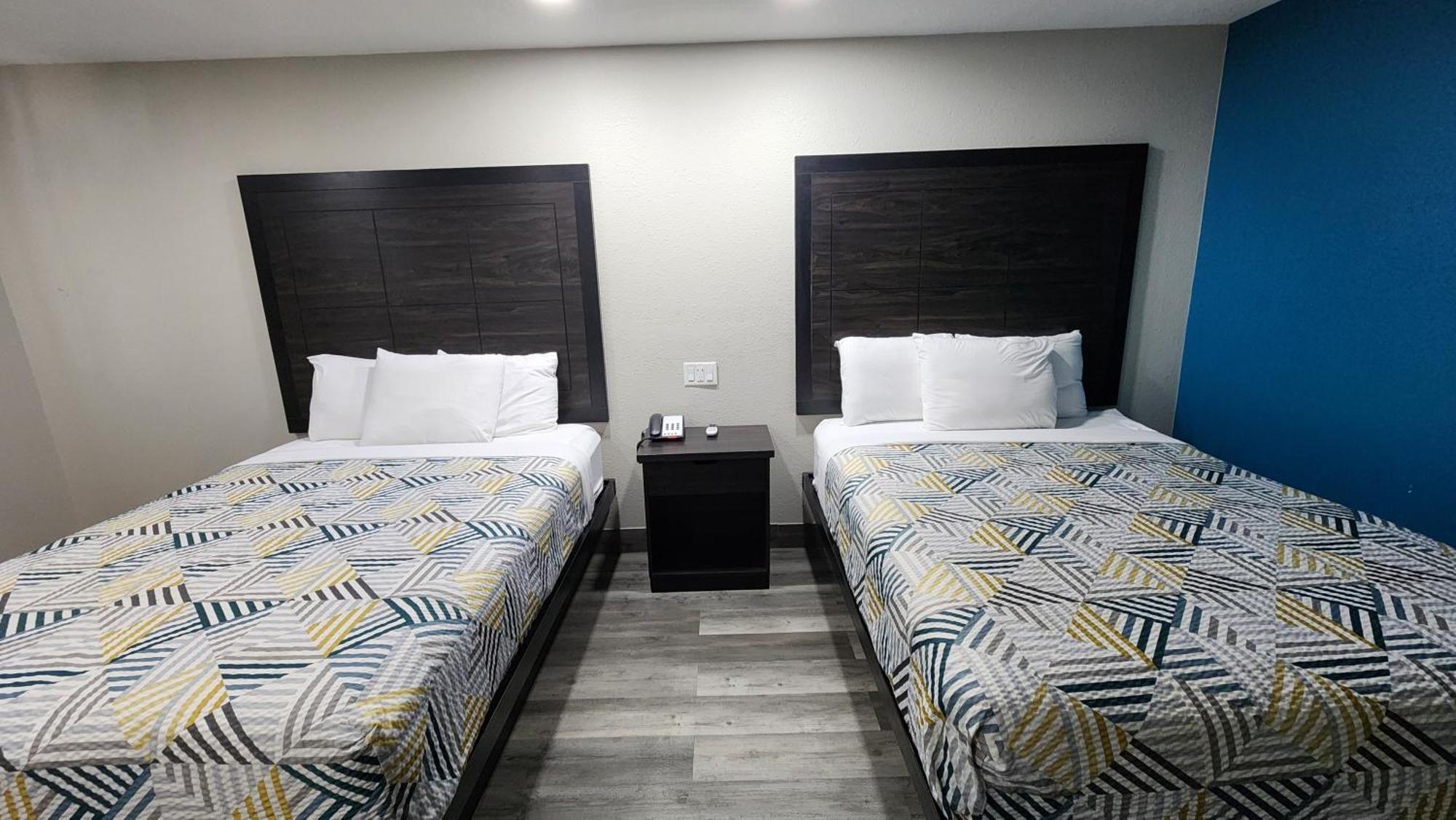 Wharton Scottish Inn & Suites מראה חיצוני תמונה
